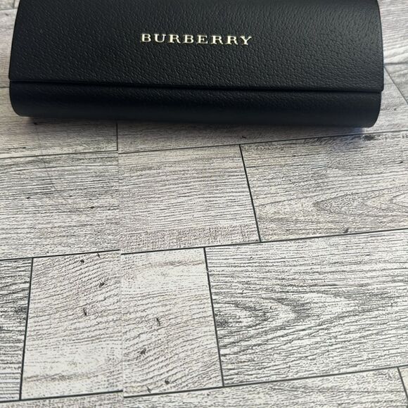 Burberry Glasses Hard Case EUC - Picture 6 of 10